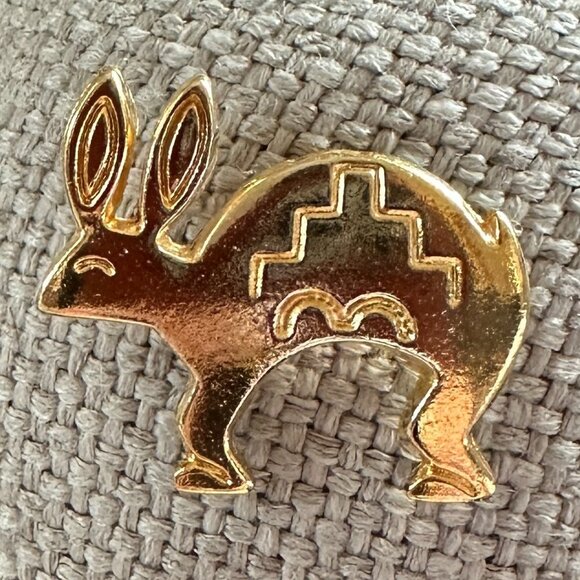 Navajo Southwest Gold Rabbit Pin - Picture 3 of 10